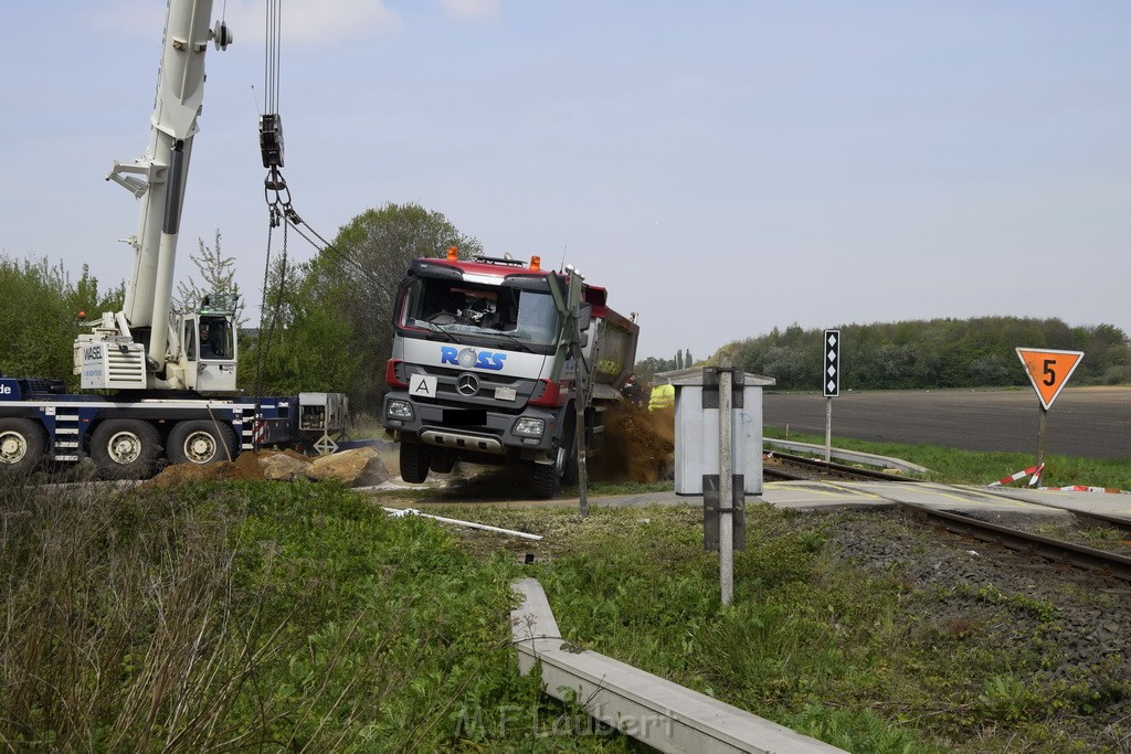 Schwerer VU LKW Zug Bergheim Kenten Koelnerstr P466.JPG - Miklos Laubert